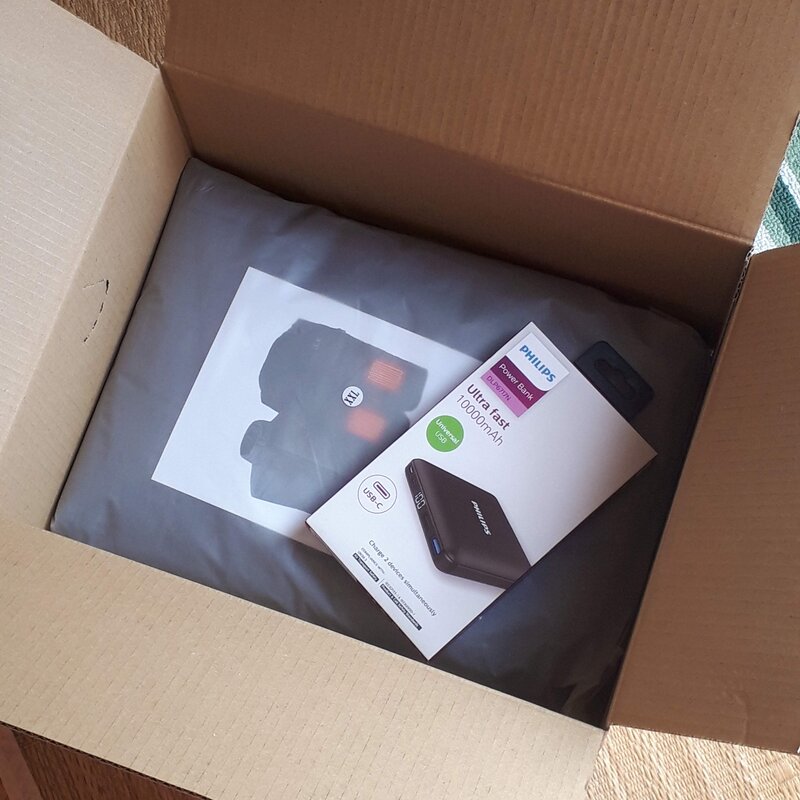 電熱ベストとバッテリー到着