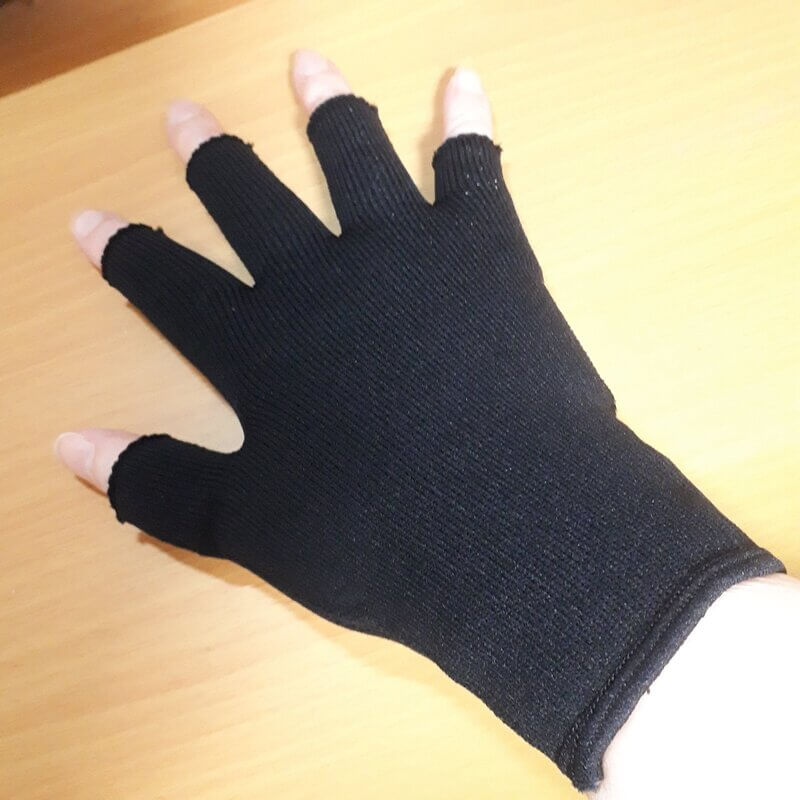 手指サポーター