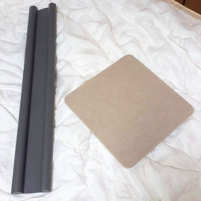 すきま風ストッパーとフェルトボード