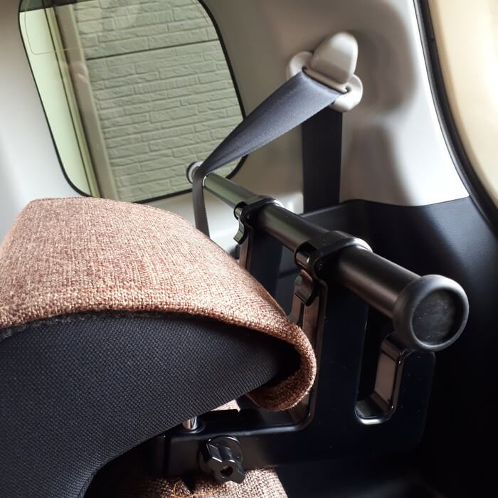 ヤックヘッドレストバーRV-69取り付け部