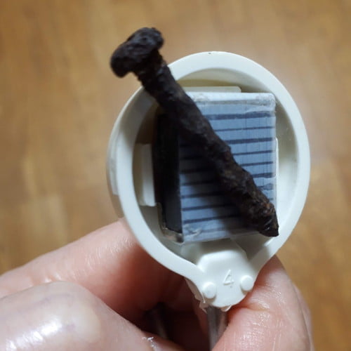 磁石につくネジ