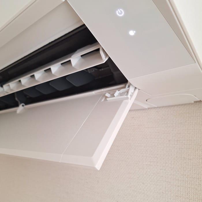 エオリアCS-EX405D2-W＿吹き出し口・上下ルーバー